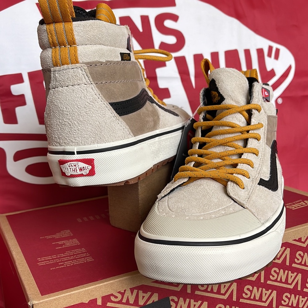 Vans Sk8-Hi Mte-2
Utility Pop White Multi
VNOA5HZZJ5K
Men’s boots - sneakers - Picture 2 of 16